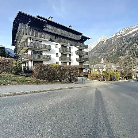Chamonix: Appt 2p, 4 Pers, Terrasse, Parking, Proche Centre Et Telecabine - Fr-1-507-26 *
