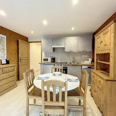 Chamonix: Appt 2p, 4 Pers, Terrasse, Parking, Proche Centre Et Telecabine - Fr-1-507-26 * Chamonix