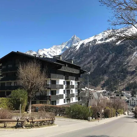 Apartment Chamonix: Appt 2p, 4 Pers, Terrasse, Parking, Proche Centre Et Telecabine - Fr-1-507-26 *